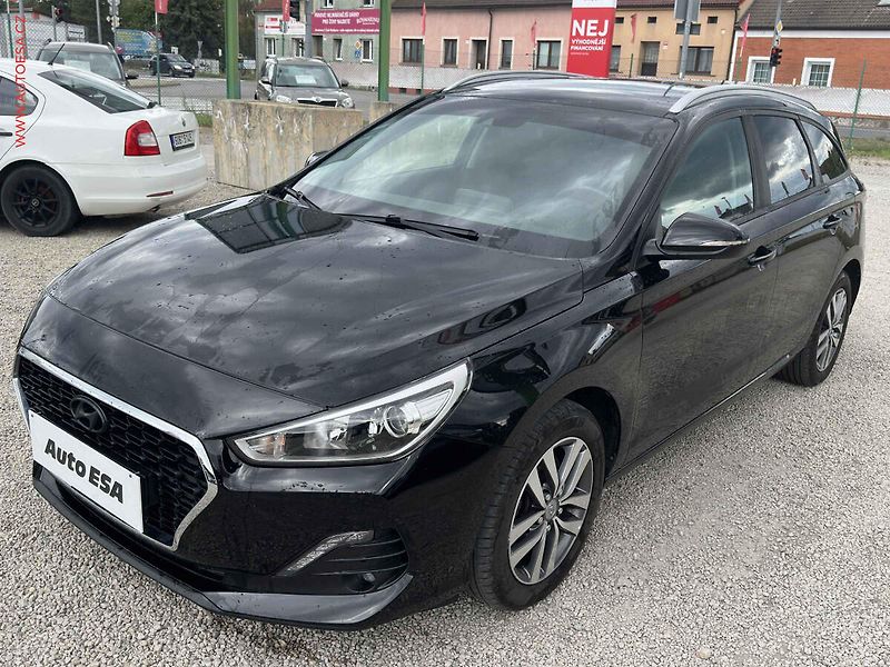 Hyundai i30 (2019) 1.4i, 1.maj,ČR, servis.kniha - fotka 3 z 20