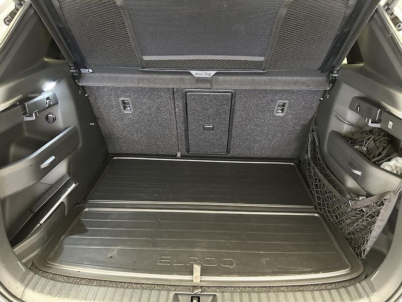 Škoda Karoq SportLine - fotka 21 z 24
