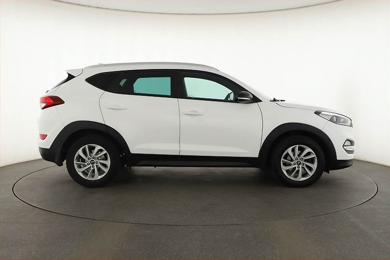 Hyundai Tucson (2018) 1.7 CRDi, Navi, Tempomat - fotka 6 z 19