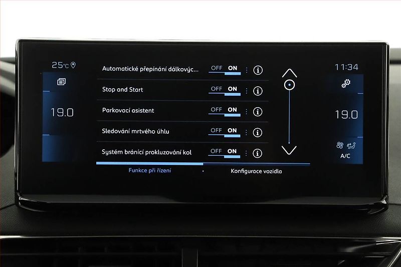 Peugeot 5008 (2022) 1.5 BlueHDi - fotka 18 z 20