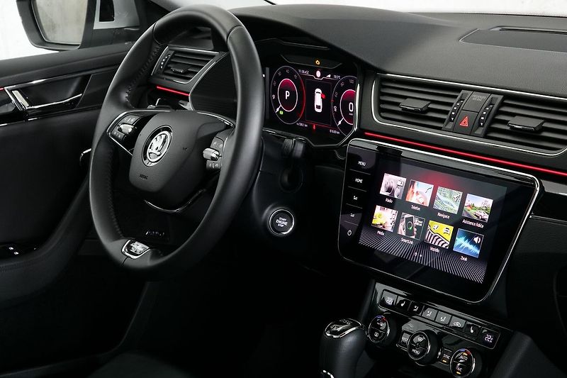 Škoda Superb 2.0TDI 147kW 4x4 DSG L&K Tažné - fotka 18 z 44