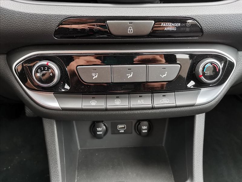 Hyundai i30 1,0 T-GDI Start Plus - fotka 15 z 17