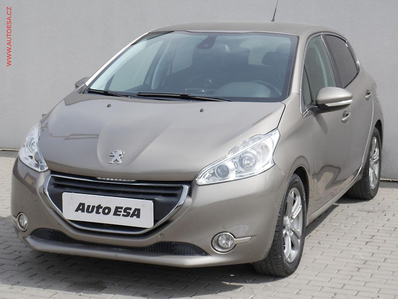 Peugeot 208 (2014) 1.6i, ČR, autoAC, temp - fotka 3 z 15