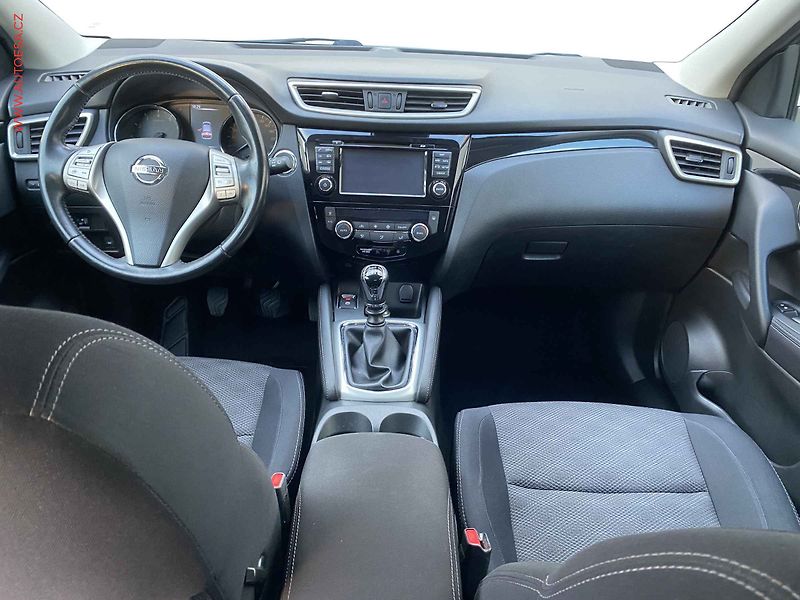 Nissan Qashqai (2015) 1.2 DiG-T, Acenta, panor - fotka 8 z 18