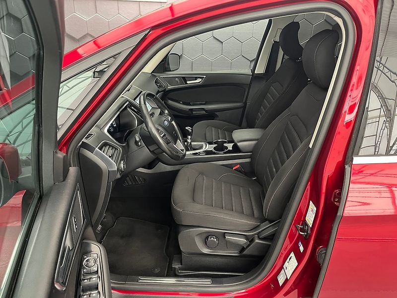 Ford Galaxy 2,0 TDCi Titanium 132kw manuál - fotka 29 z 64