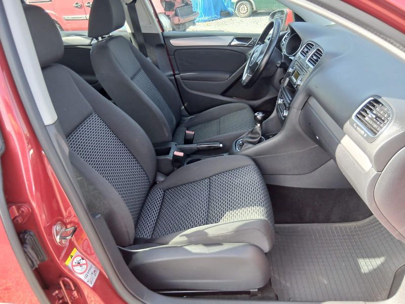 Volkswagen Golf 6, 1.4i, 59kw, alu - fotka 30 z 37