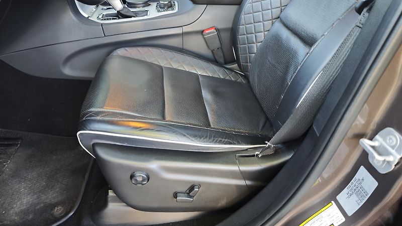 Jeep Grand Cherokee (2019) 3,0 CRD Summit ČR, 1.maj.  - fotka 25 z 49