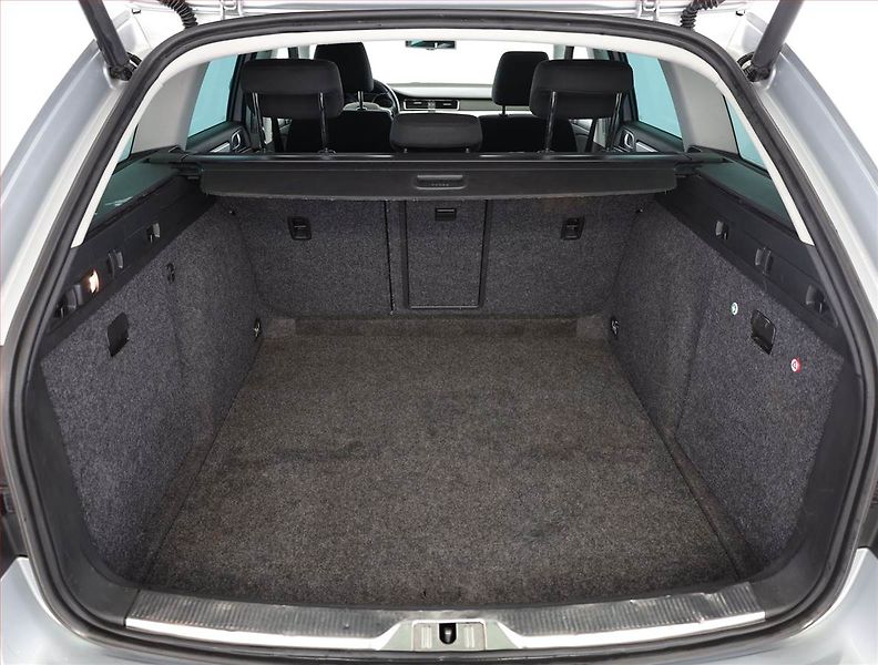 Škoda Superb (2013) Ambition 2.0 TDI, Serv.kniha - fotka 17 z 18