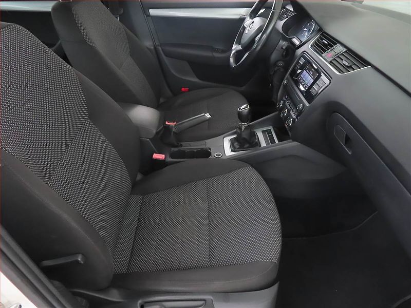 Škoda Octavia (2014) Ambition Plus 1.2 TSI - fotka 9 z 15