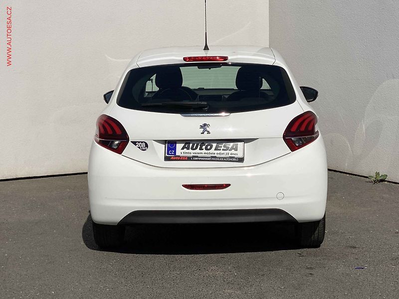 Peugeot 208 (2017) 1.2 PT, AC, tempo - fotka 5 z 16