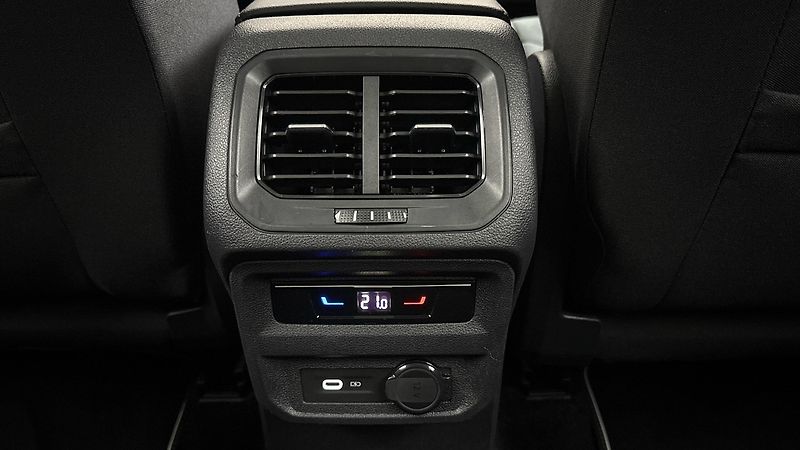 Volkswagen Tiguan Allspace 2.0 TDI DSG 4Motion Elegance - fotka 22 z 30
