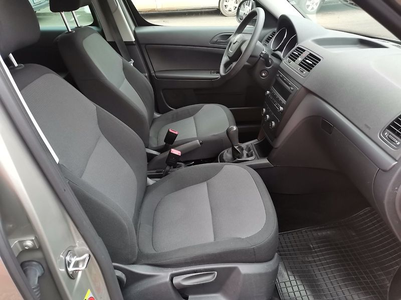 Škoda Yeti (2012) 1.2TSi 77kw Active PDC Tažné - fotka 14 z 27