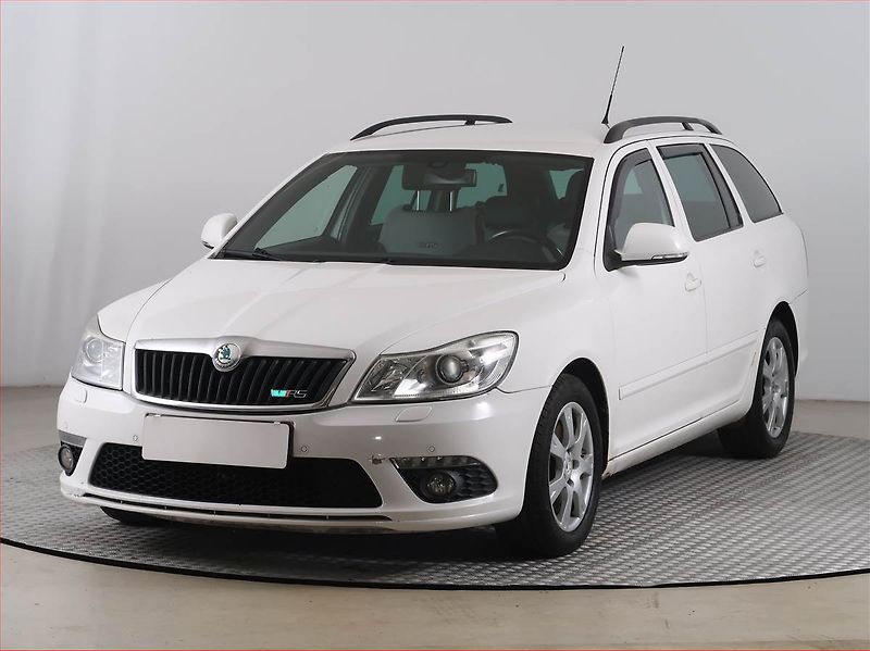Škoda Octavia (2010) RS 2.0 TDI, Navi, Tempomat - fotka 2 z 15