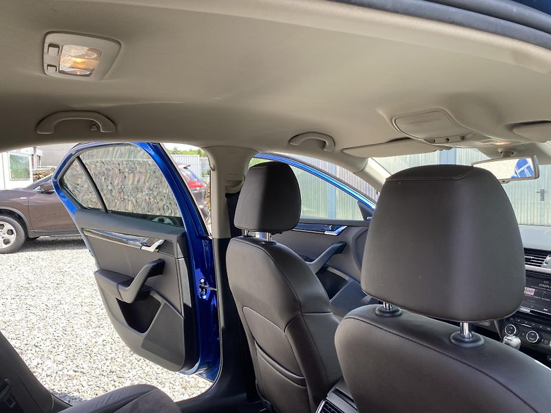 Škoda Octavia 2.0TDi L+K CZ WEBASTO 4x4 - fotka 122 z 165