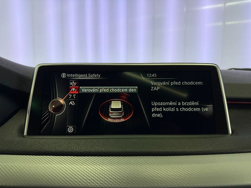 BMW X5 M50d xDrive M-PAKET, HUD, EL. - fotka 23 z 33
