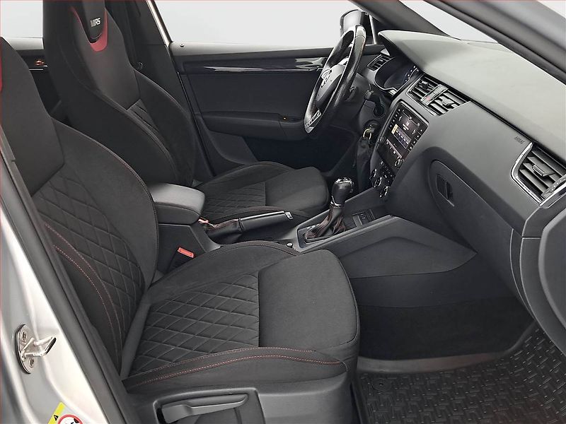 Škoda Octavia (2017) RS 2.0 TDI 4x4 DSG, 4X4 - fotka 9 z 22