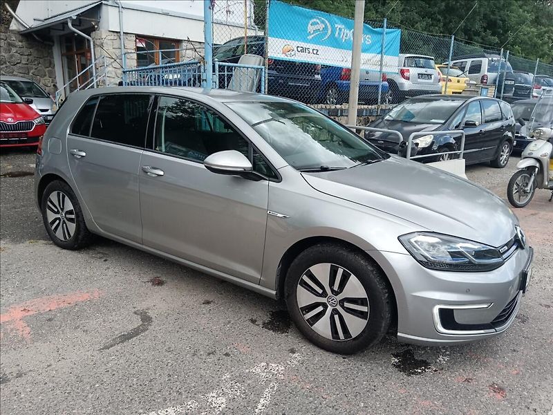 Volkswagen e-Golf 0,0 VII  electric drive - fotka 15 z 21