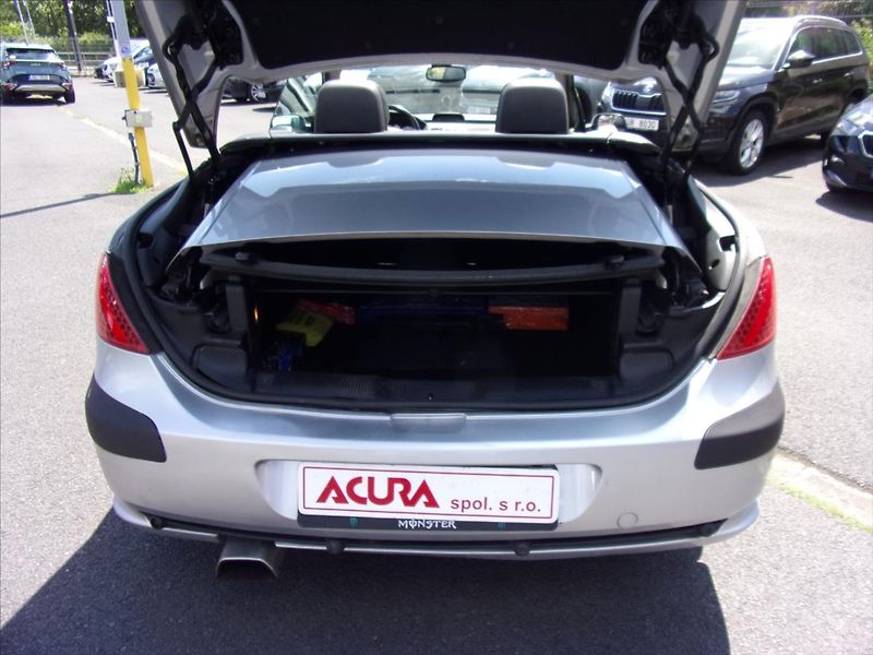 Peugeot 307 2,0 16V CC 100kW - fotka 11 z 28