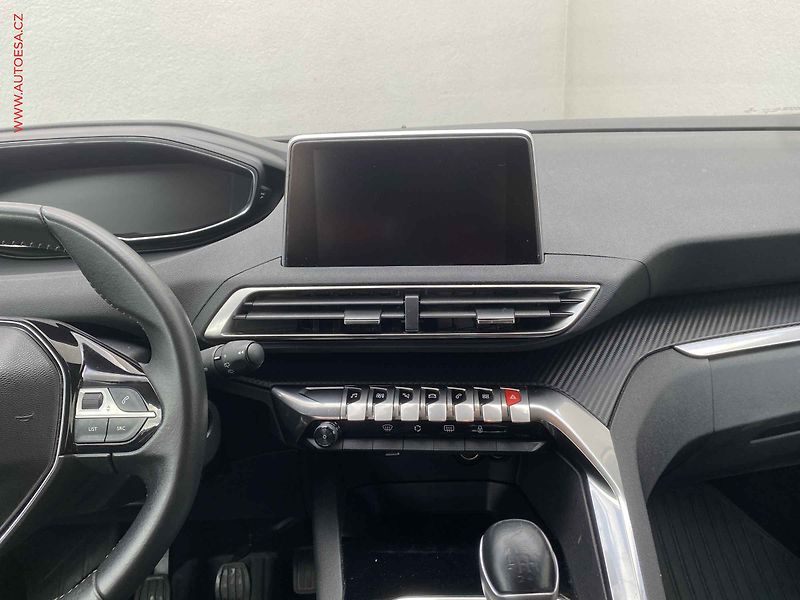 Peugeot 5008 (2019) 1.2 PT, AC, tempo, park.asist - fotka 12 z 15
