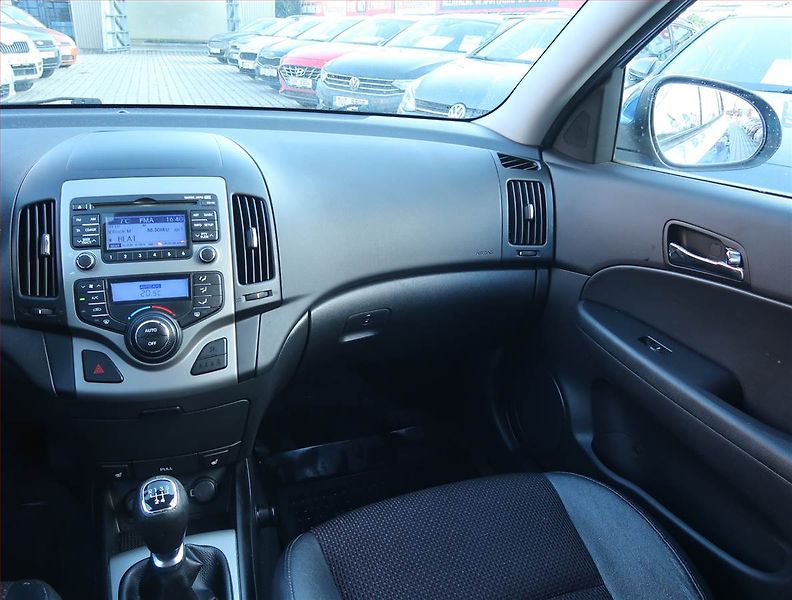 Hyundai i30 (2010) 1.6 CVVT, LPG, po STK - fotka 8 z 15