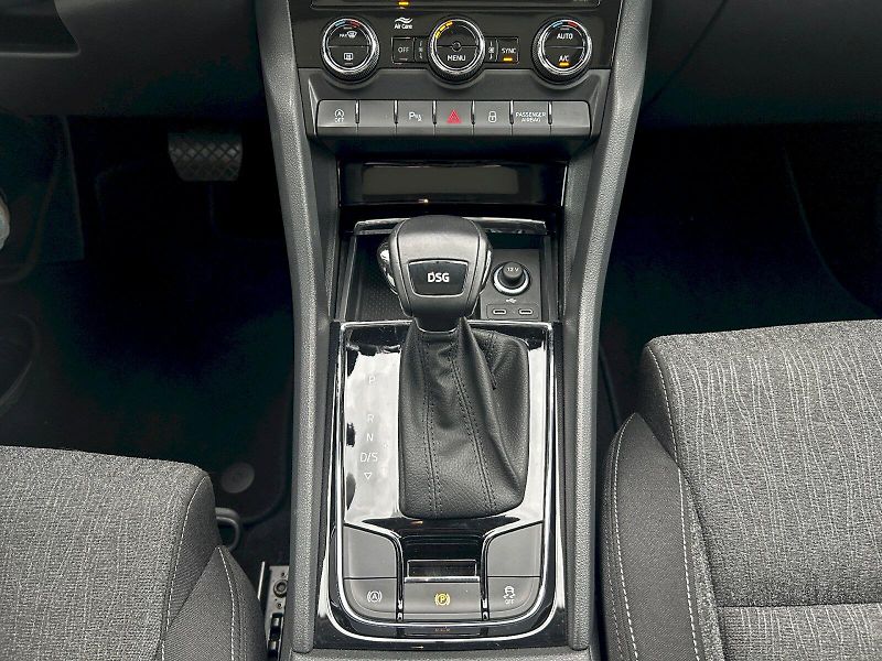 Škoda Karoq (2022) 1.5 TSI 110kW DSG Style - fotka 21 z 35