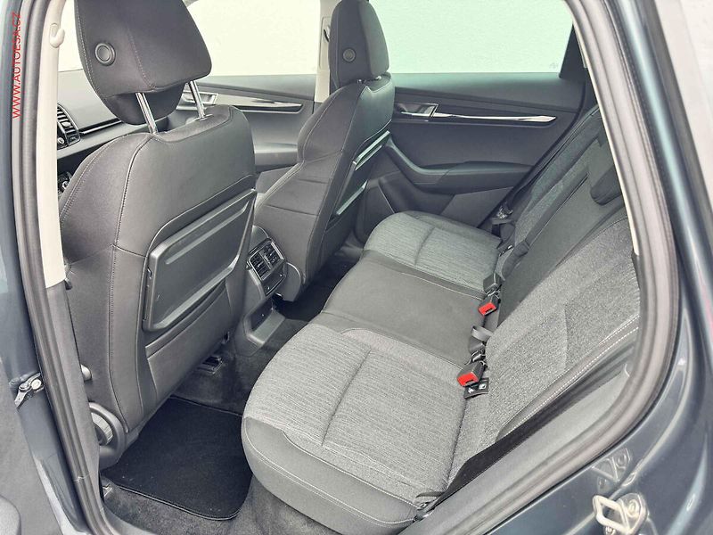 Škoda Karoq (2018) 1.0 TSi, Style, LED, kamera - fotka 11 z 15