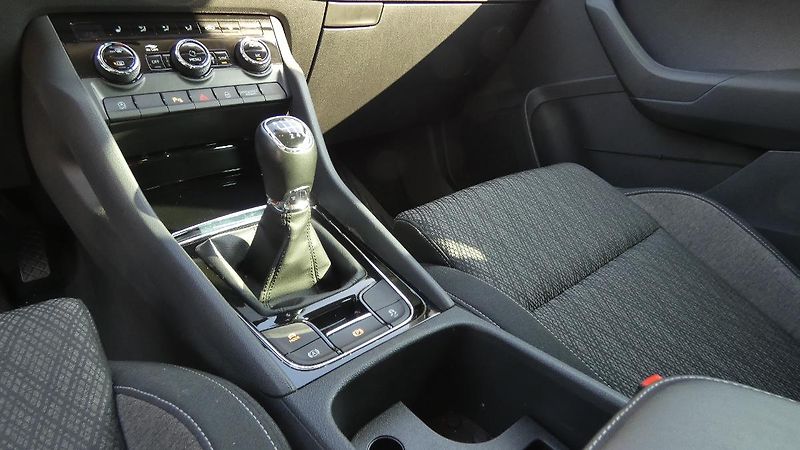 Škoda Karoq 1,5 TSI Style - fotka 6 z 22