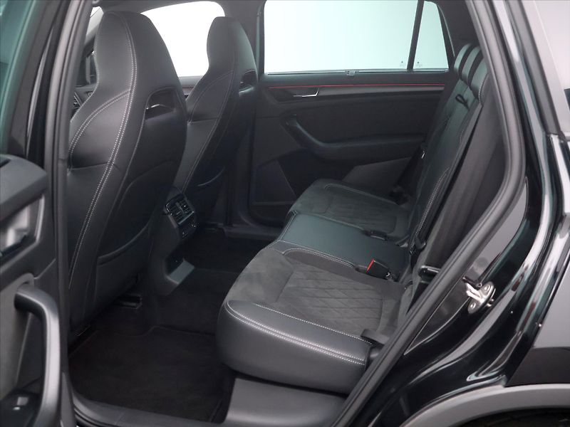 Škoda Kodiaq 2,0 TDI 147kW Sportline 4x4 DP - fotka 15 z 43