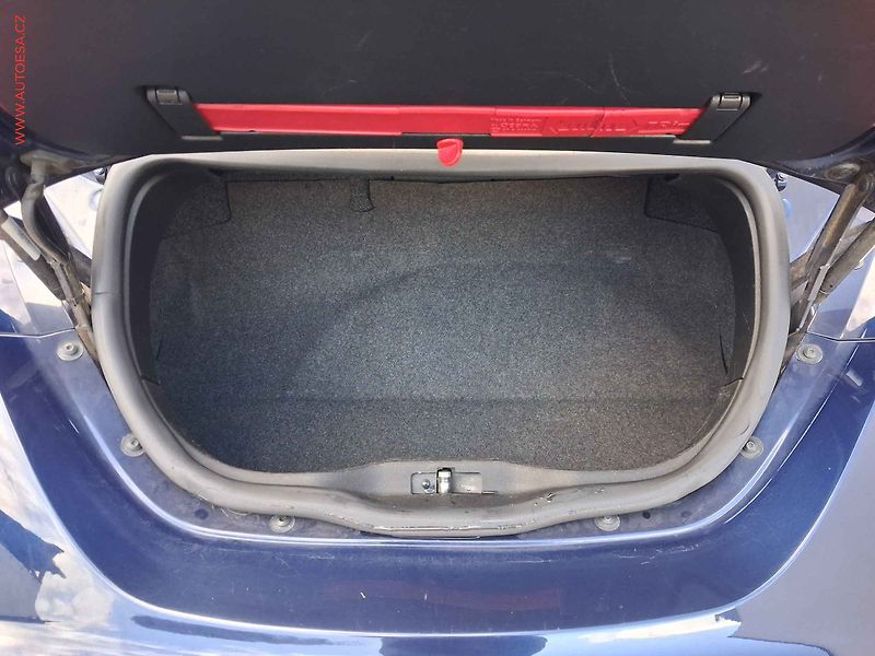 Volkswagen New Beetle (2007) 1.9TDi, AC, výhřev sed - fotka 8 z 14