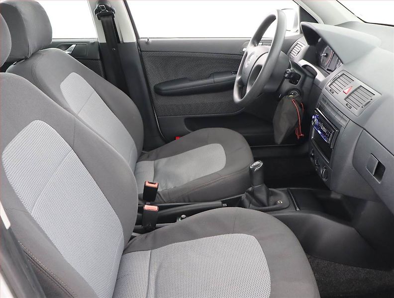 Škoda Fabia (2006) 1.2 12V, Serv.kniha, Tažné - fotka 9 z 16