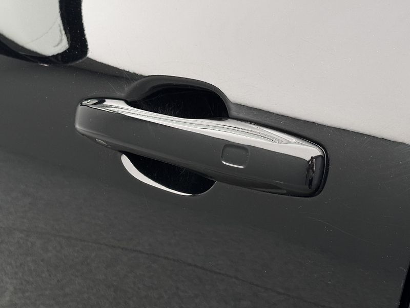 Volvo XC60 B5 AWD CORE CZ AUT 1.MAJ - fotka 17 z 42