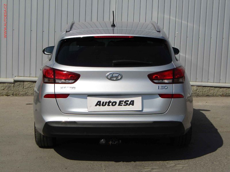 Hyundai i30 (2018) 1.4 T-GDi, 2.maj,ČR, AC - fotka 5 z 18