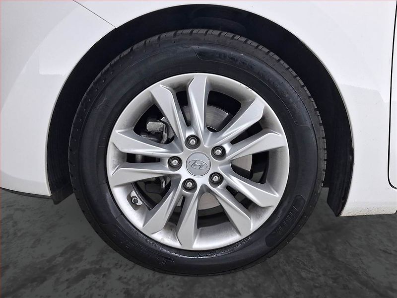 Hyundai i30 (2015) 1.6 MPI, Tempomat - fotka 14 z 20