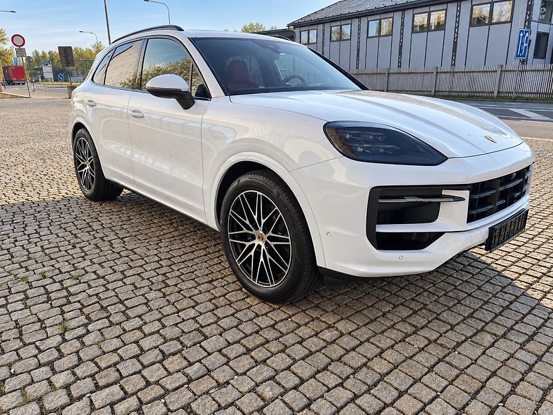Porsche Cayenne (2024) 3.0 Sport Chrono, BOSE,PANO - fotka 7 z 11