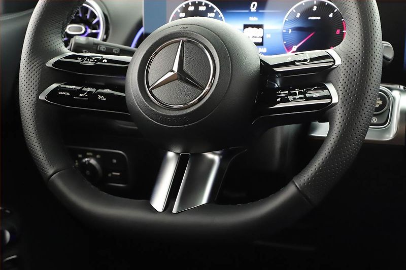 Mercedes-Benz GLB (2025) 200 d 4MATIC, AMG LINE - fotka 8 z 30