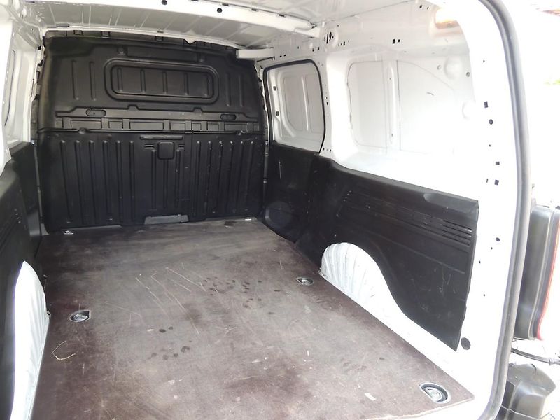 Fiat Dobló cargo (2023) 1.5HDi,L2,ČR,1.majitel - fotka 24 z 32