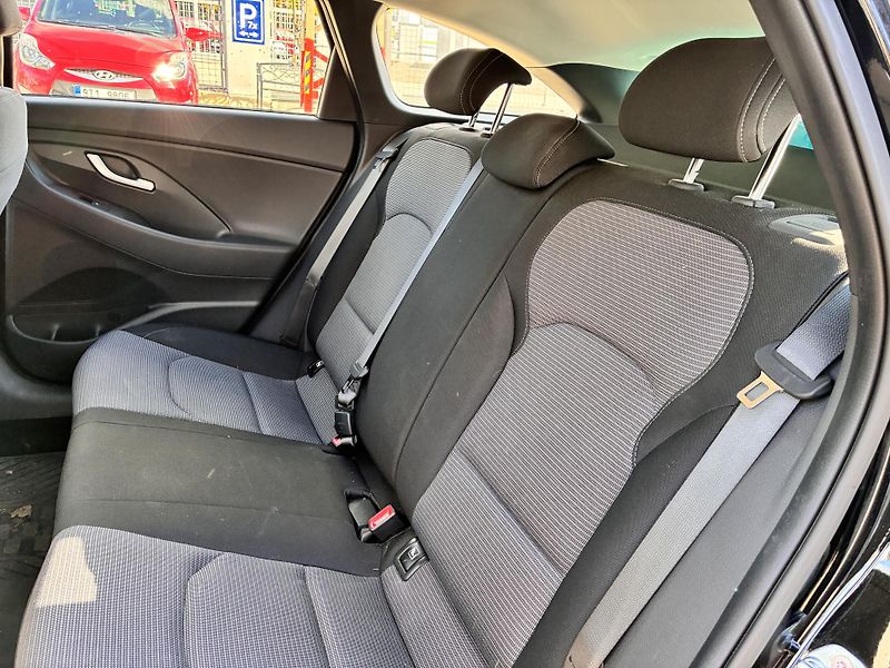 Hyundai i30 1.5DPi 81kW COMFORT ALU        - fotka 10 z 23