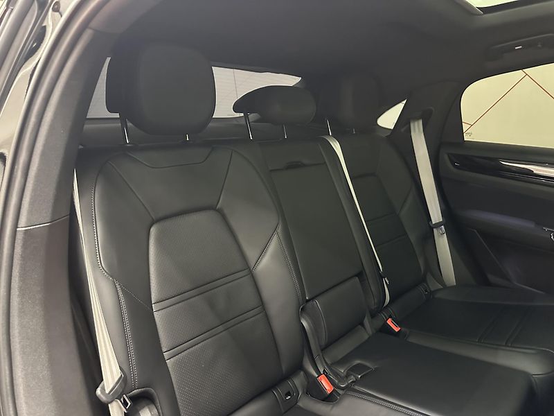 Porsche Cayenne (2023) E-Hybrid Coupe*PANO*CZ*DPH*1.M - fotka 13 z 21