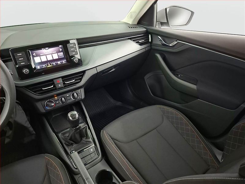 Škoda Kamiq (2022) Ambition 1.0 TSI, ČR,1.maj - fotka 8 z 15