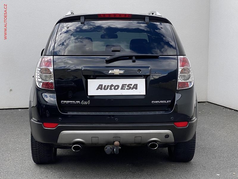 Chevrolet Captiva (2012) 2.2 VCDi 4X4, LTZ, AT, šíbr - fotka 5 z 21