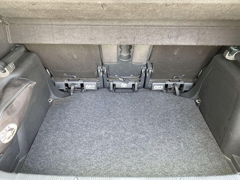 Škoda Yeti (2012) 2.0 TDI 4x4 Elegace+ - fotka 23 z 28