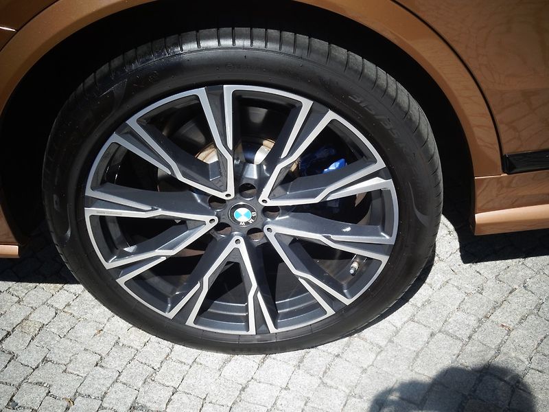 BMW X7 (2022) 4.0d*XD*M-PAKET*24000KM*TOP*CZ - fotka 9 z 50