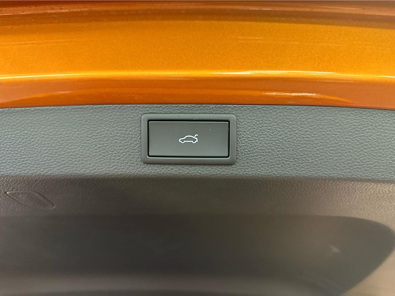 Škoda Karoq 2.0TDI DSG 110KW, TOP Selectio - fotka 14 z 25