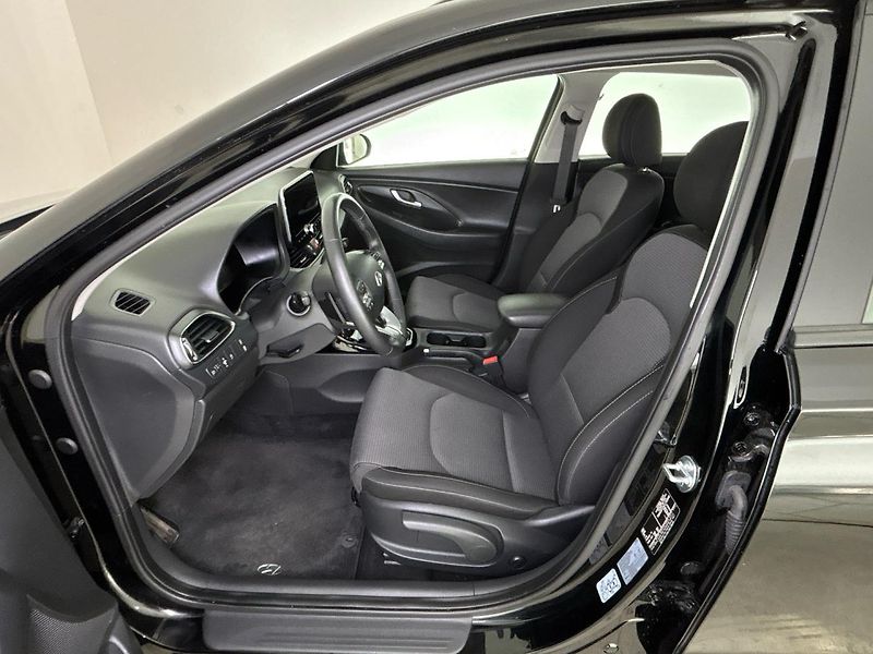 Hyundai i30 Smart DCT - fotka 7 z 27