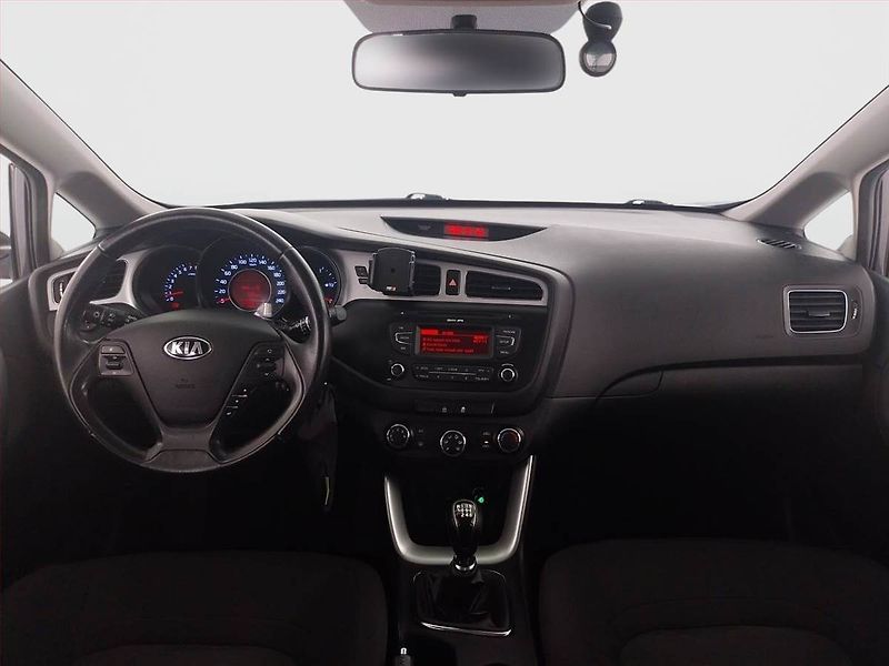 Kia Ceed (2015) 1.4 CVVT, ČR,1.maj, Serv.kniha - fotka 8 z 18