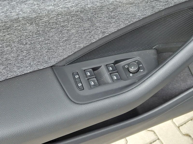 Škoda Superb (2024) Selection 2.0 TDI 110 kW 7°DSG - fotka 13 z 33