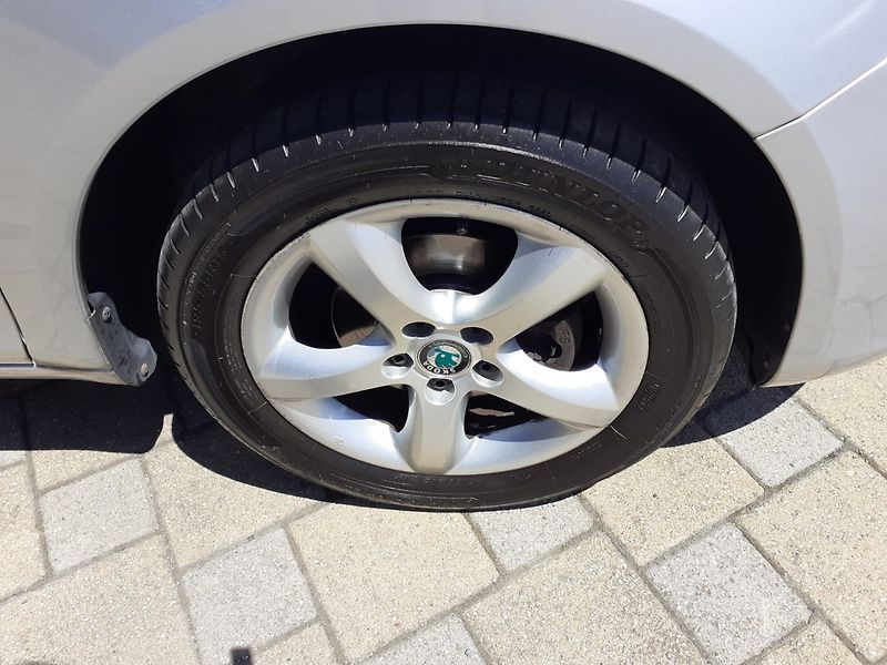 Škoda Fabia (2011) KOMBI 1.2 TSi AMBIENTE - fotka 18 z 27