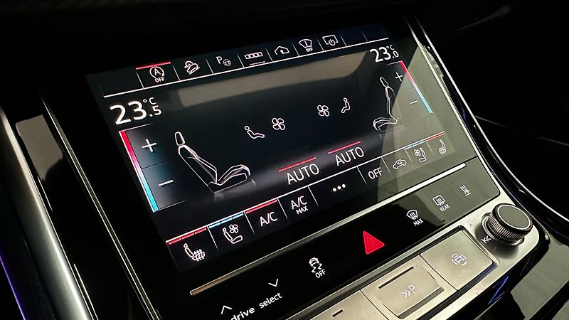 Audi SQ7 ZÁRUKA / MATRIX / 7 MÍST - fotka 40 z 52