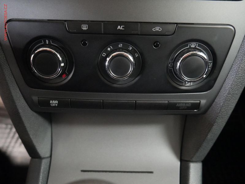 Škoda Octavia (2012) 2.0 TDi, ČR, AC - fotka 15 z 15