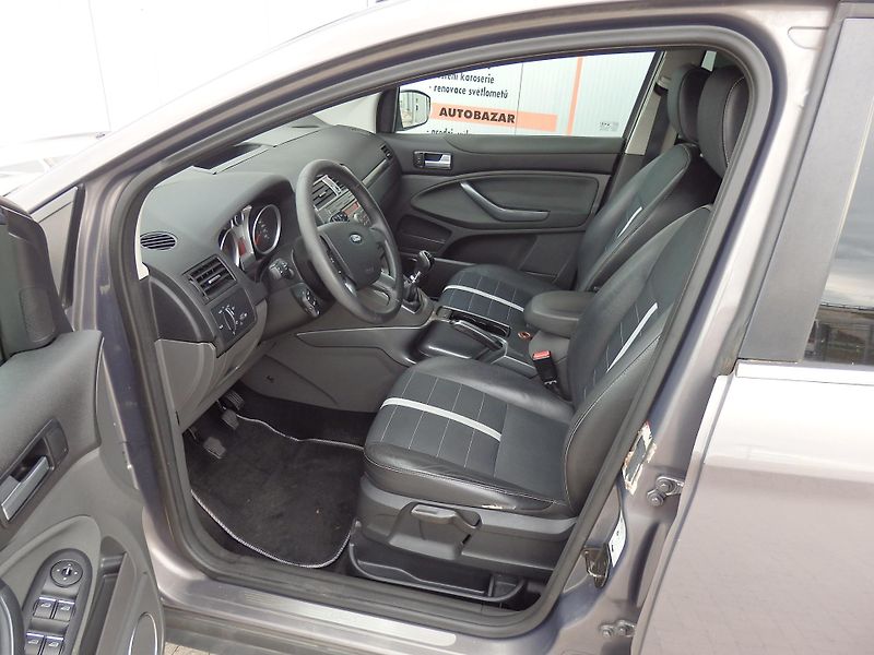 Ford Kuga 2.0 TDCi 4x4 ZÁLOHOVÁNO - fotka 6 z 17